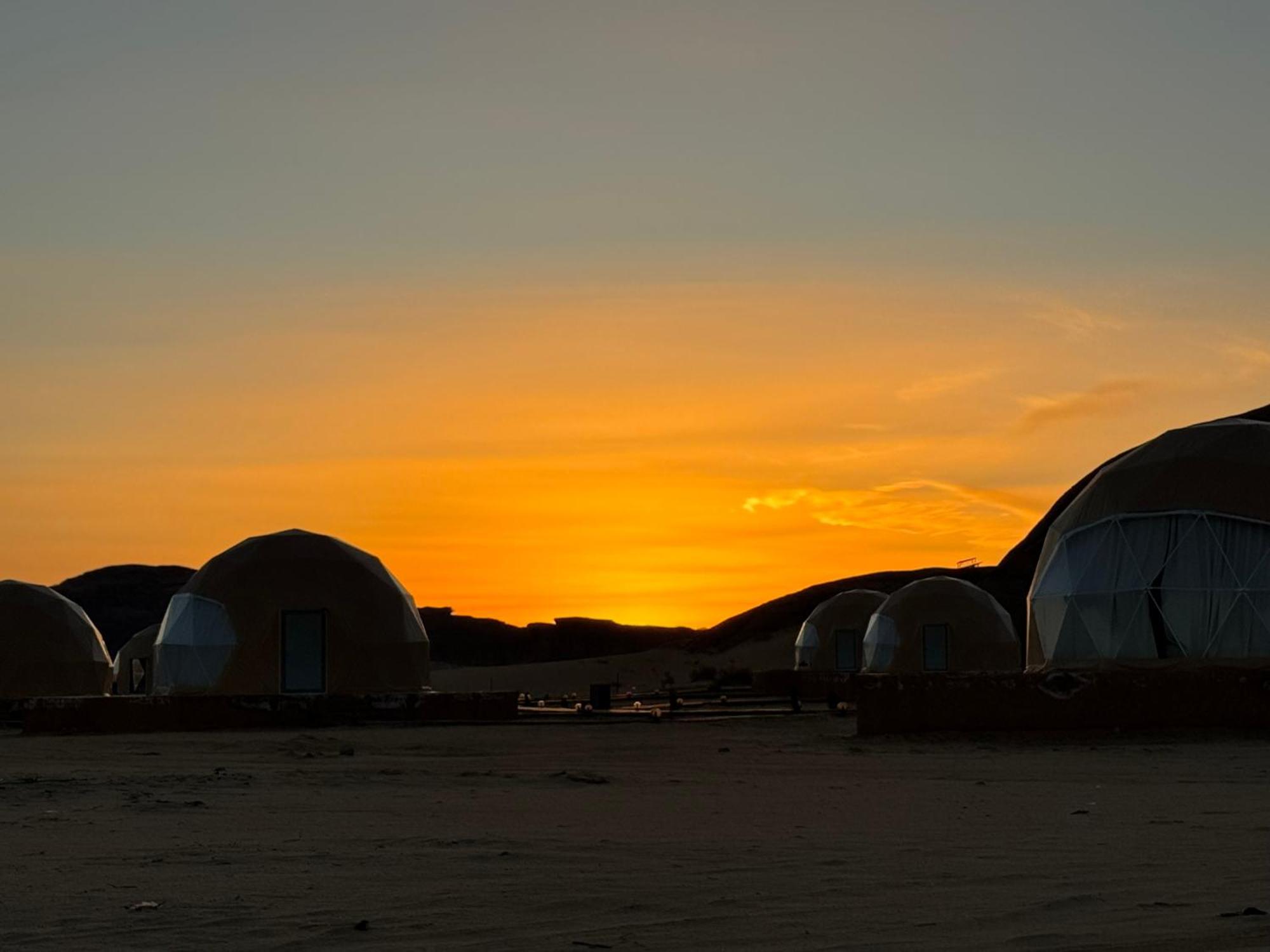 Wadi Rum Anwar Luxury Camp Экстерьер фото