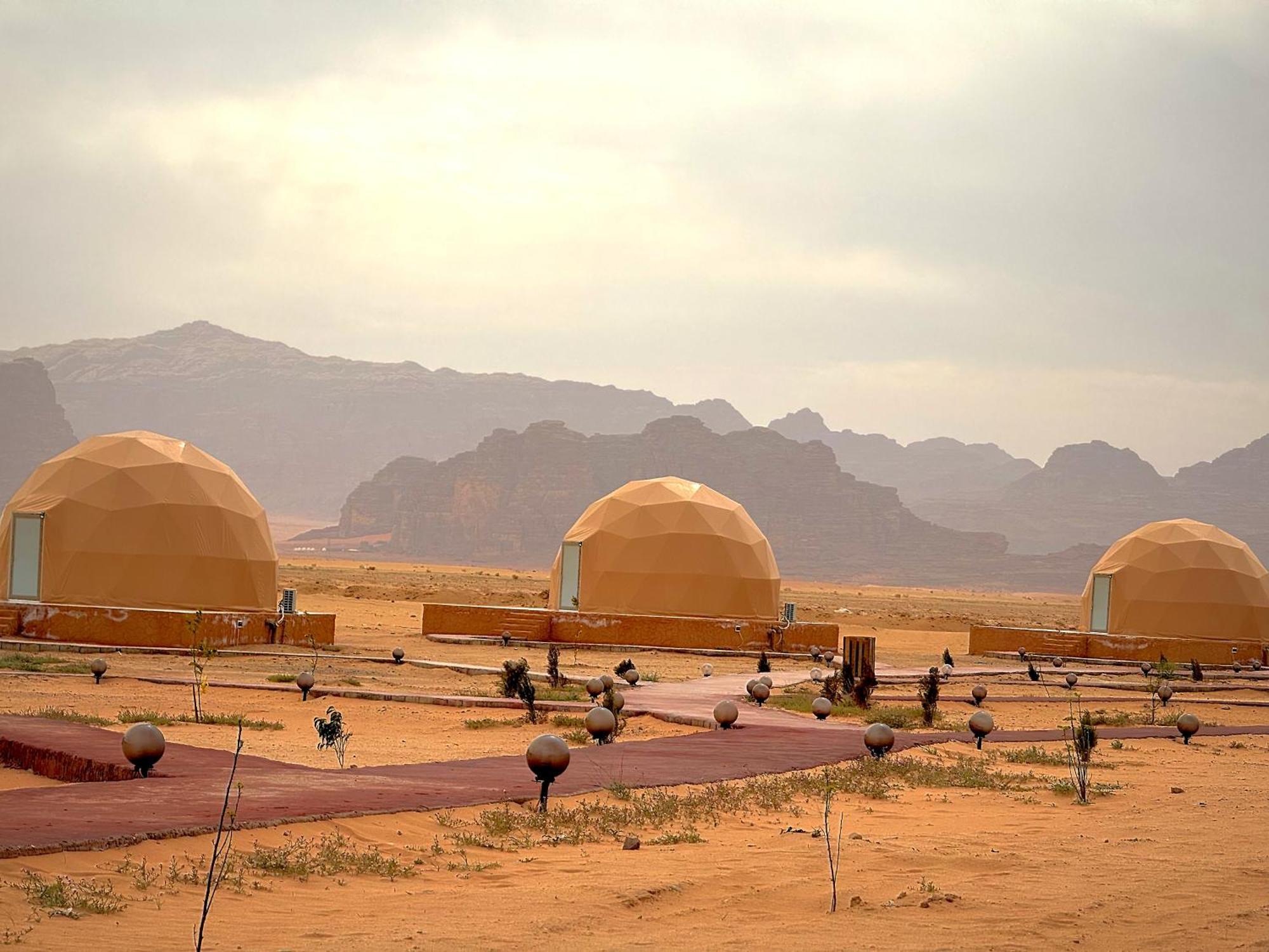 Wadi Rum Anwar Luxury Camp Экстерьер фото