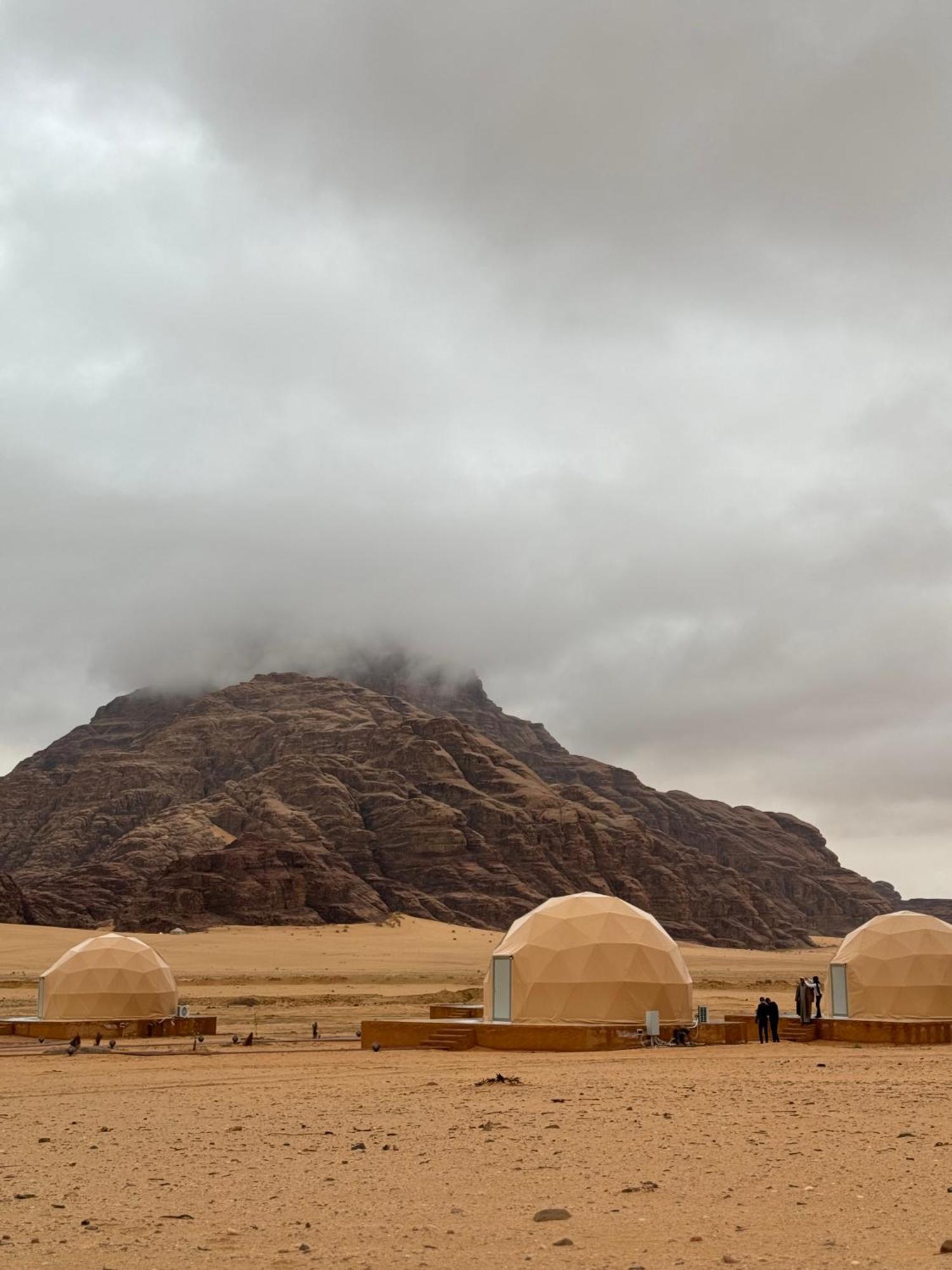 Wadi Rum Anwar Luxury Camp Экстерьер фото