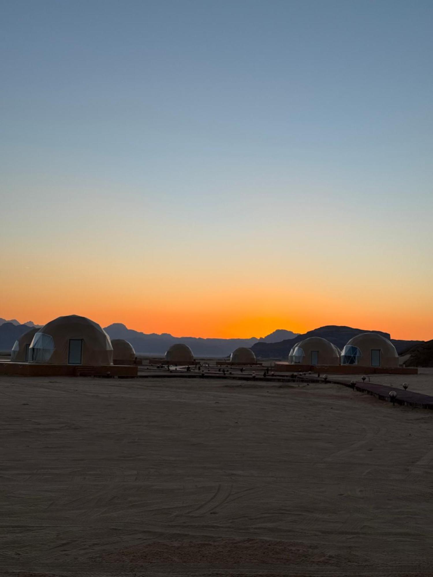 Wadi Rum Anwar Luxury Camp Экстерьер фото