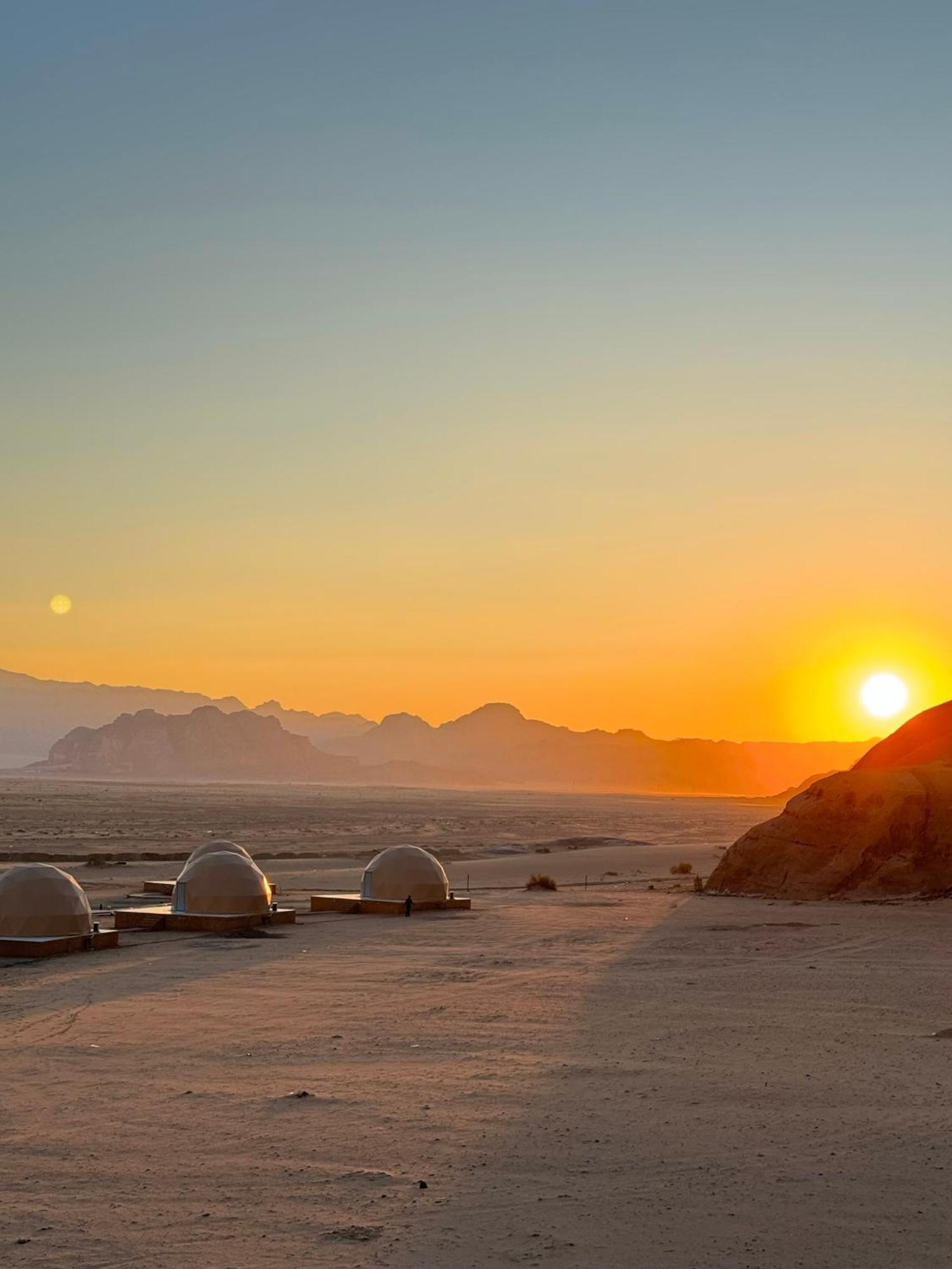 Wadi Rum Anwar Luxury Camp Экстерьер фото