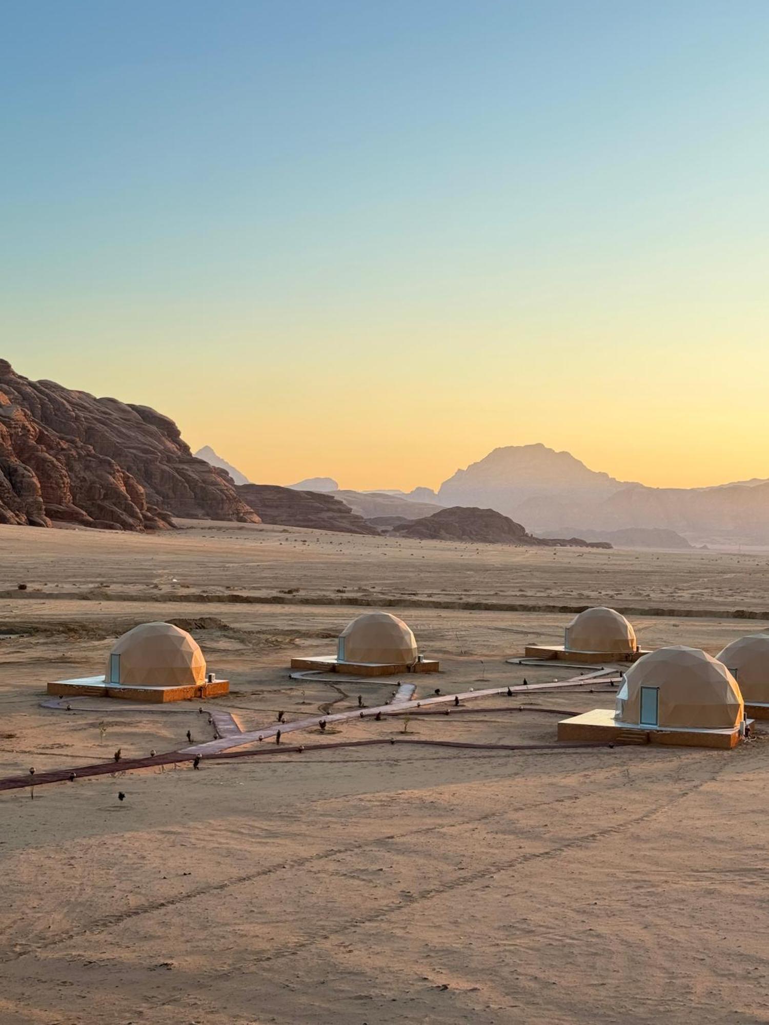 Wadi Rum Anwar Luxury Camp Экстерьер фото