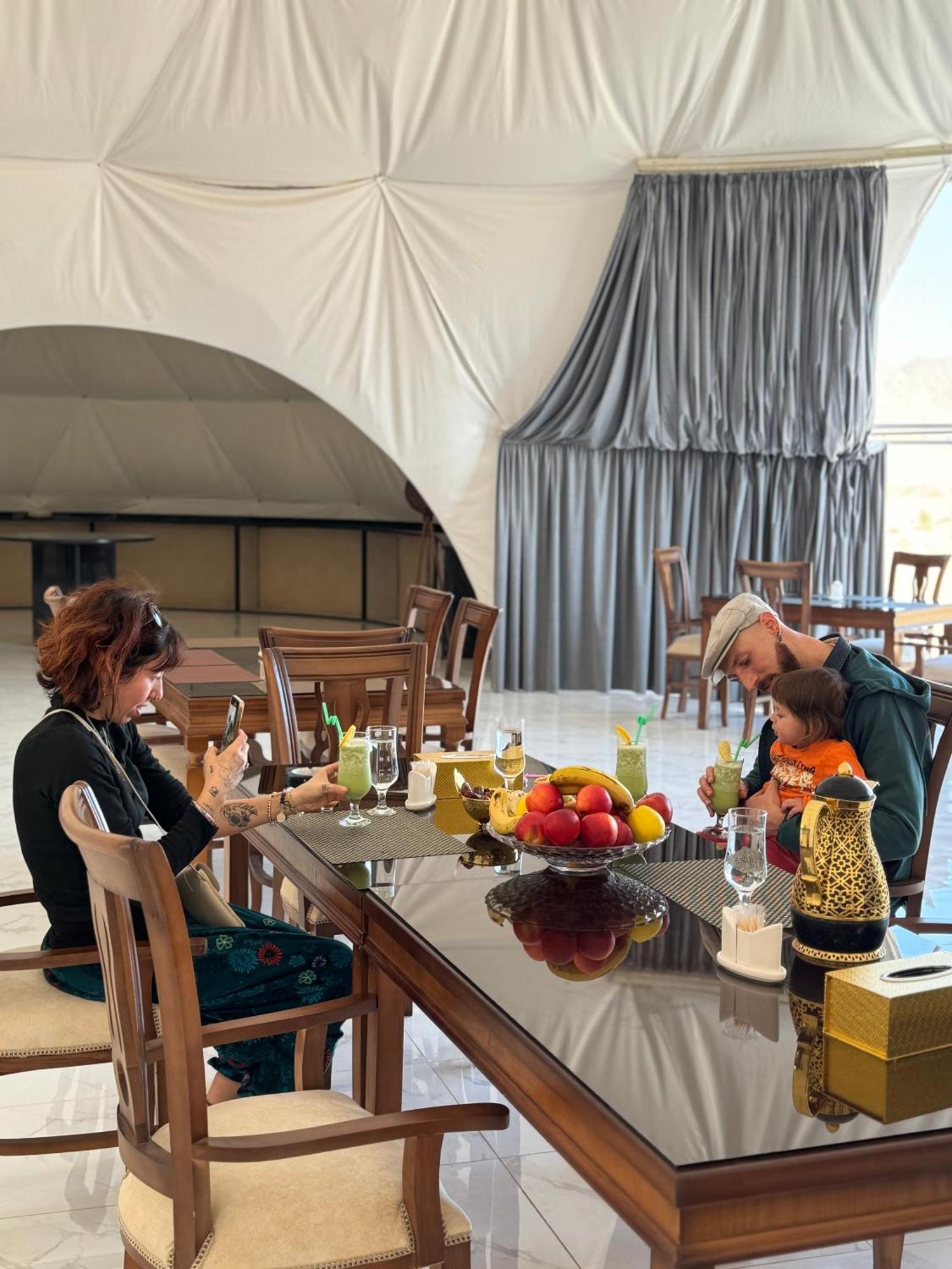 Wadi Rum Anwar Luxury Camp Экстерьер фото