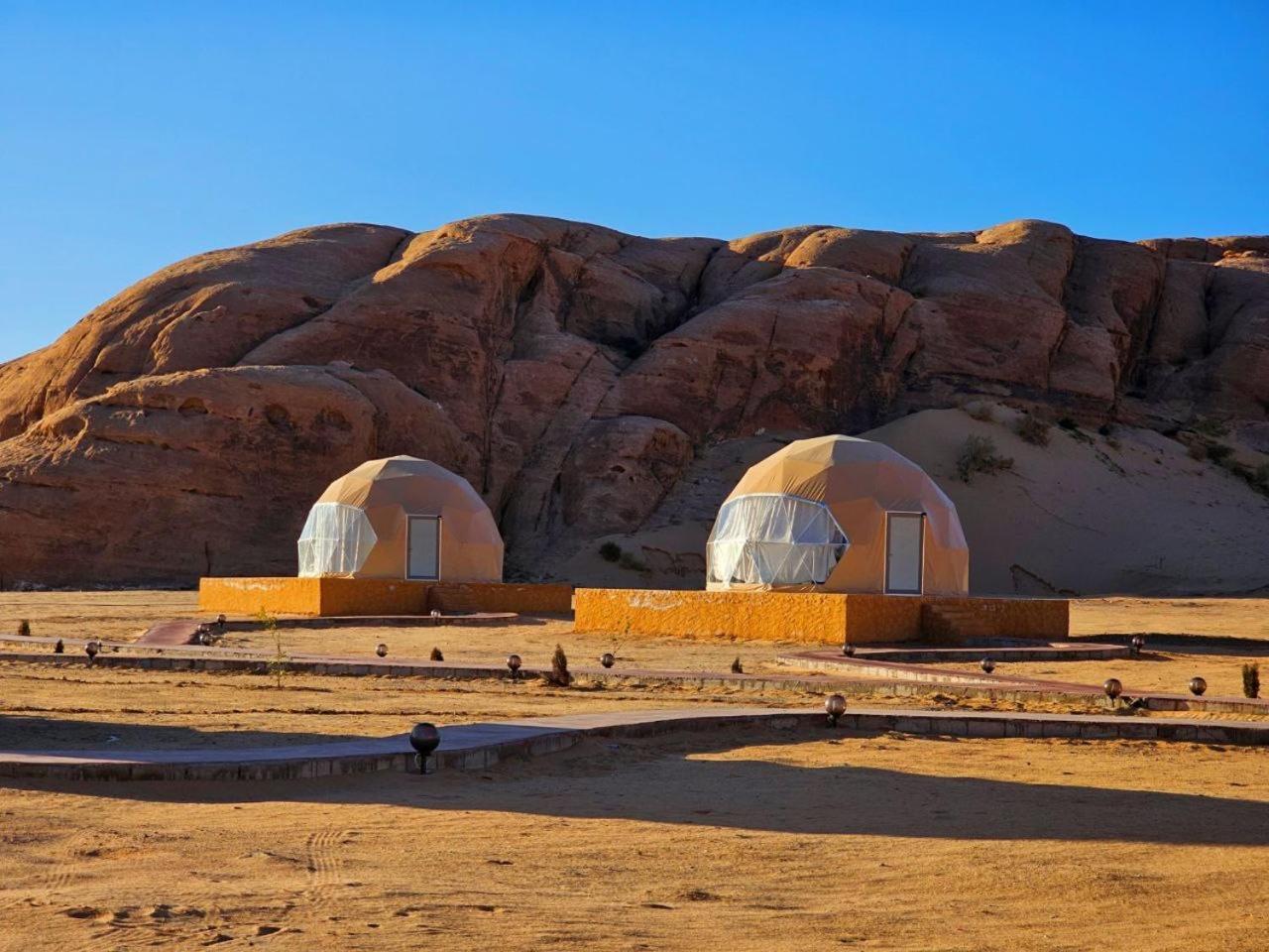 Wadi Rum Anwar Luxury Camp Экстерьер фото